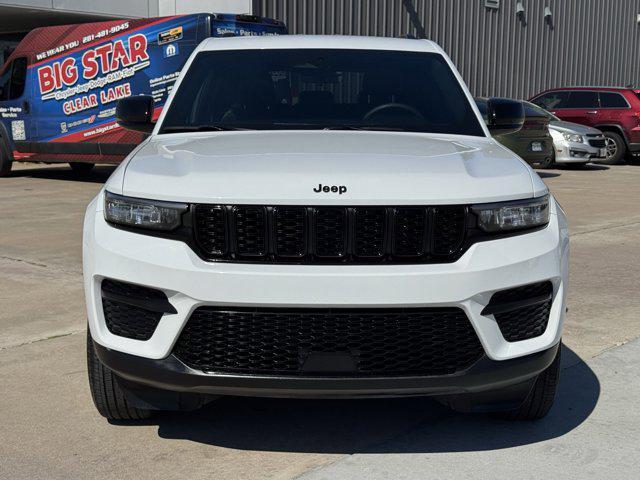 used 2025 Jeep Grand Cherokee car, priced at $33,299