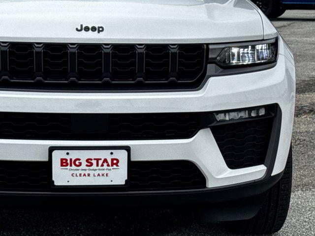 new 2026 Jeep Grand Cherokee car, priced at $42,204