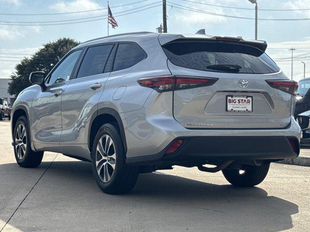 used 2024 Toyota Highlander car, priced at $30,199