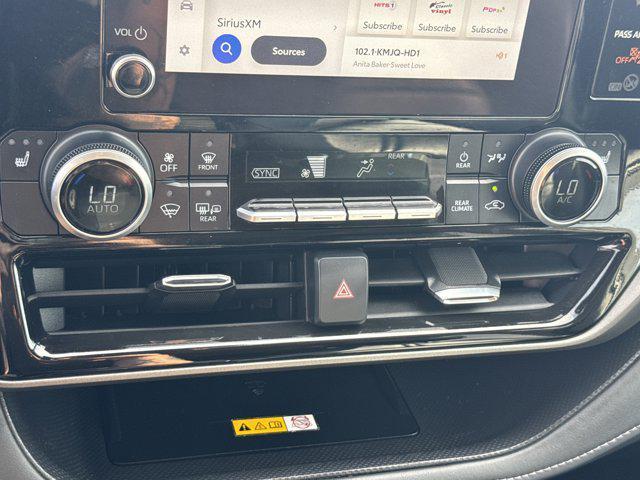 used 2024 Toyota Highlander car, priced at $30,199