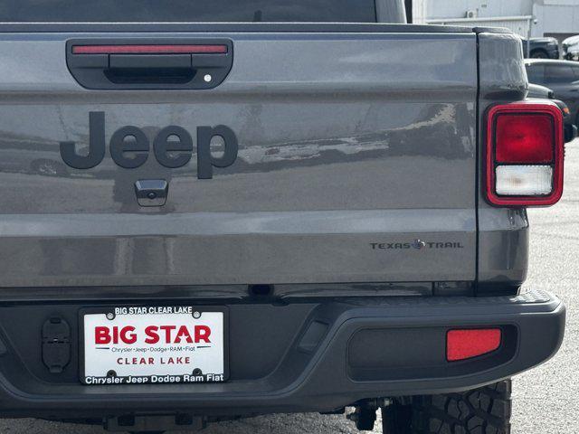 new 2026 Jeep Gladiator car, priced at $43,190