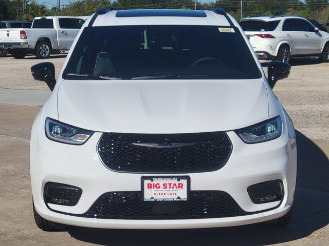 new 2026 Chrysler Pacifica car, priced at $42,962