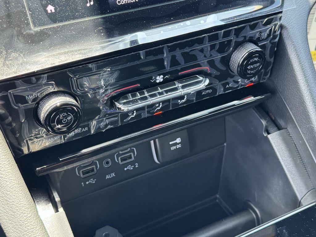 new 2026 Jeep Grand Cherokee car, priced at $33,499
