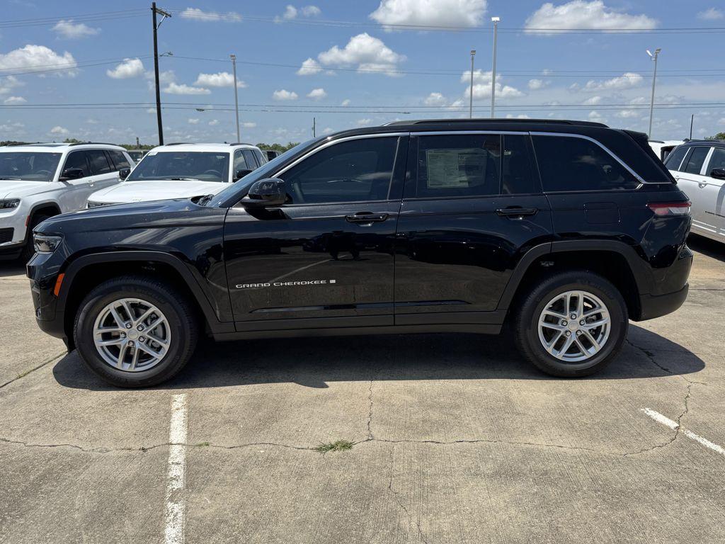 new 2026 Jeep Grand Cherokee car, priced at $33,499
