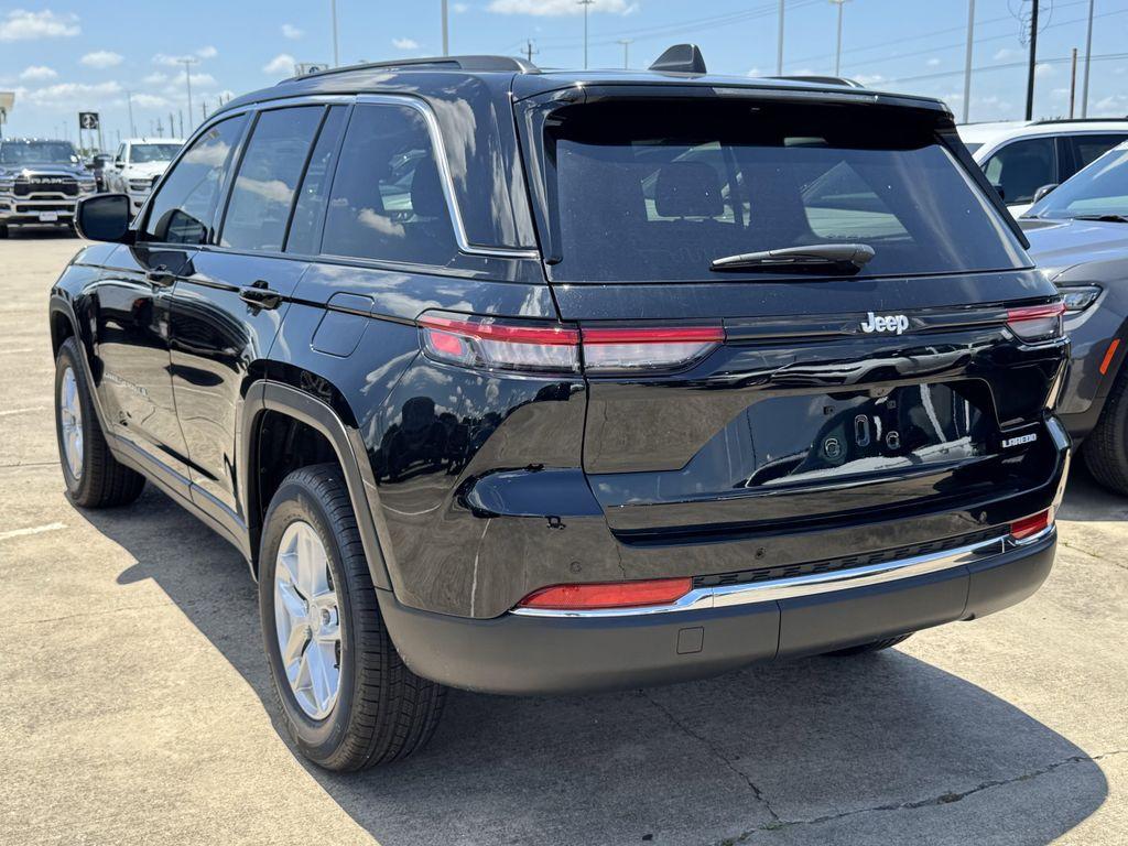 new 2026 Jeep Grand Cherokee car, priced at $33,499