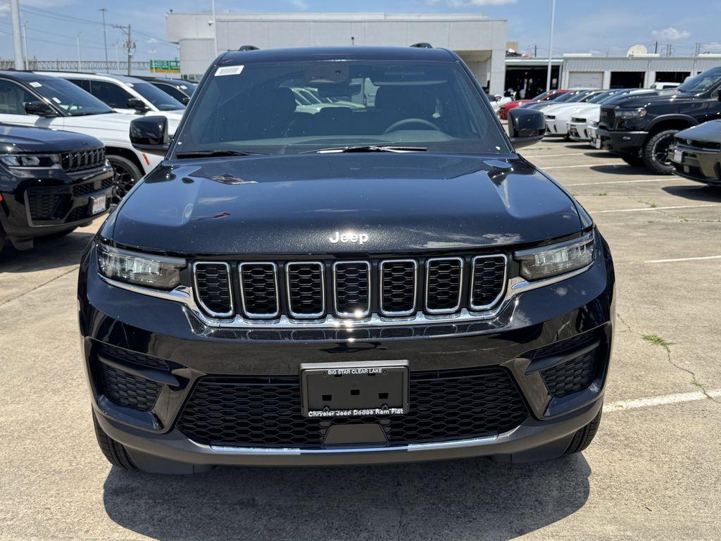 new 2026 Jeep Grand Cherokee car, priced at $33,499