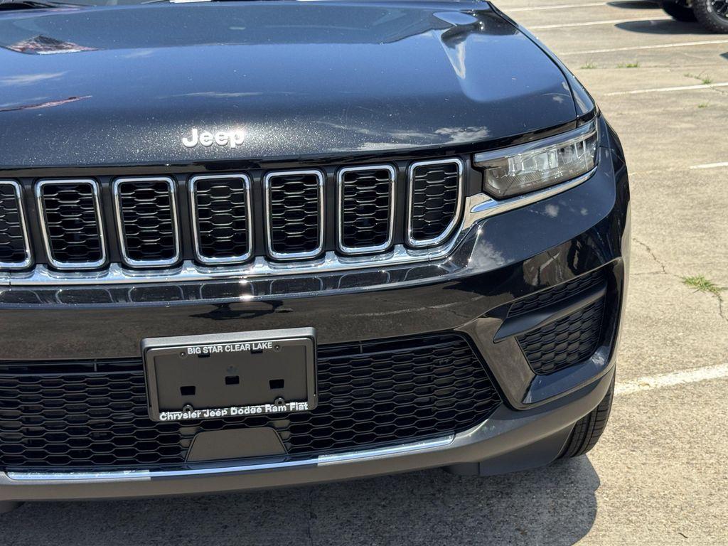 new 2026 Jeep Grand Cherokee car, priced at $33,499