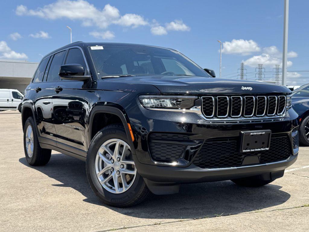 new 2026 Jeep Grand Cherokee car, priced at $33,499