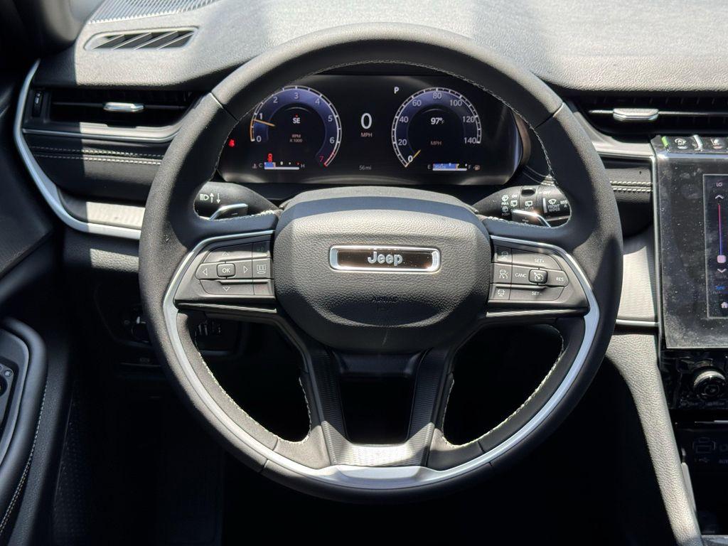 new 2026 Jeep Grand Cherokee car, priced at $33,499