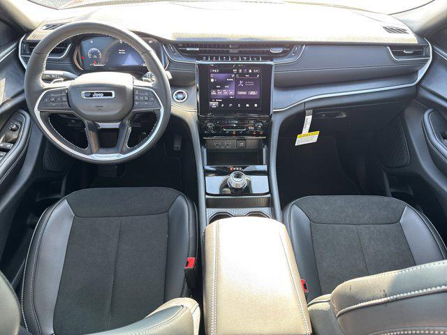 new 2025 Jeep Grand Cherokee car, priced at $35,889