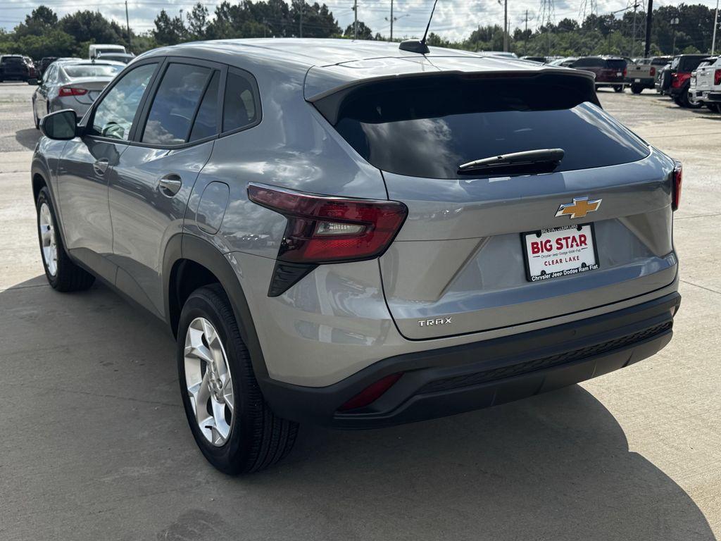 used 2024 Chevrolet Trax car, priced at $19,424