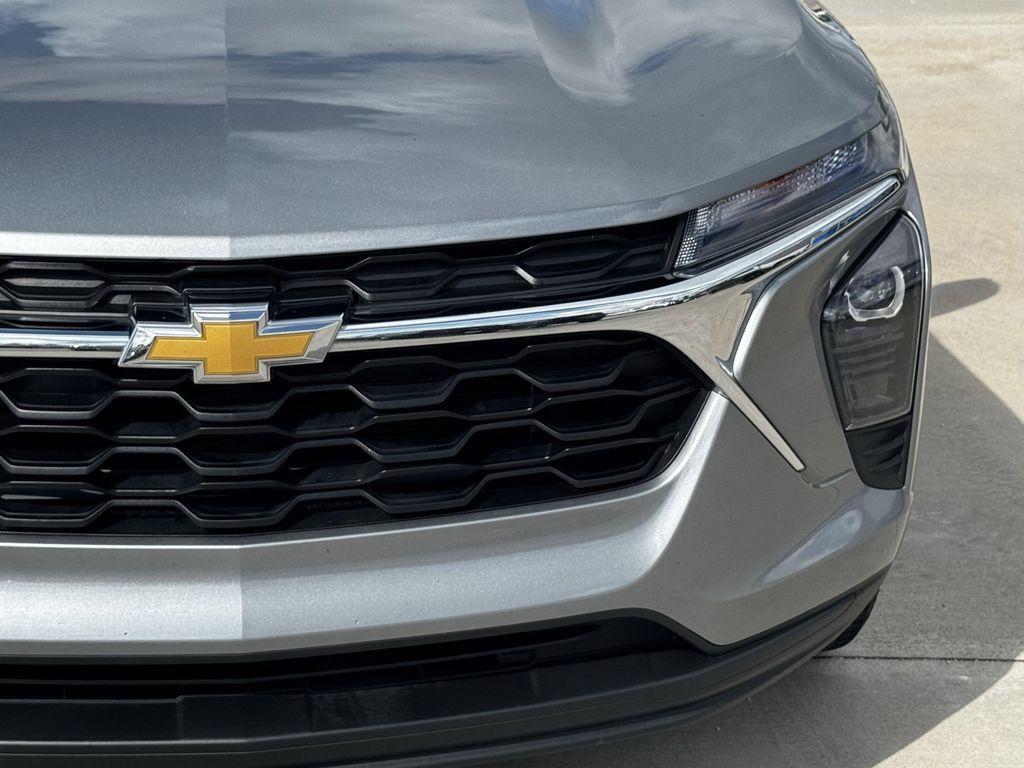 used 2024 Chevrolet Trax car, priced at $19,424
