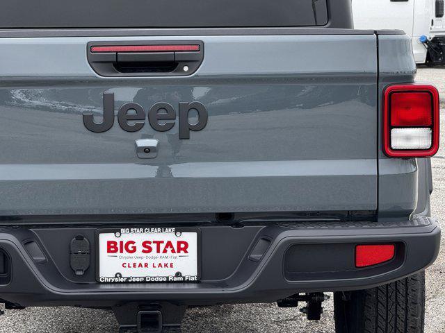 new 2026 Jeep Gladiator car, priced at $39,932