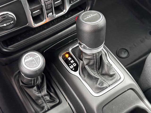 new 2026 Jeep Gladiator car, priced at $39,932