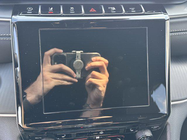 new 2025 Jeep Grand Cherokee car, priced at $31,821