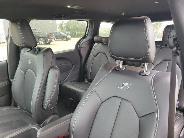 new 2026 Chrysler Pacifica car, priced at $35,723