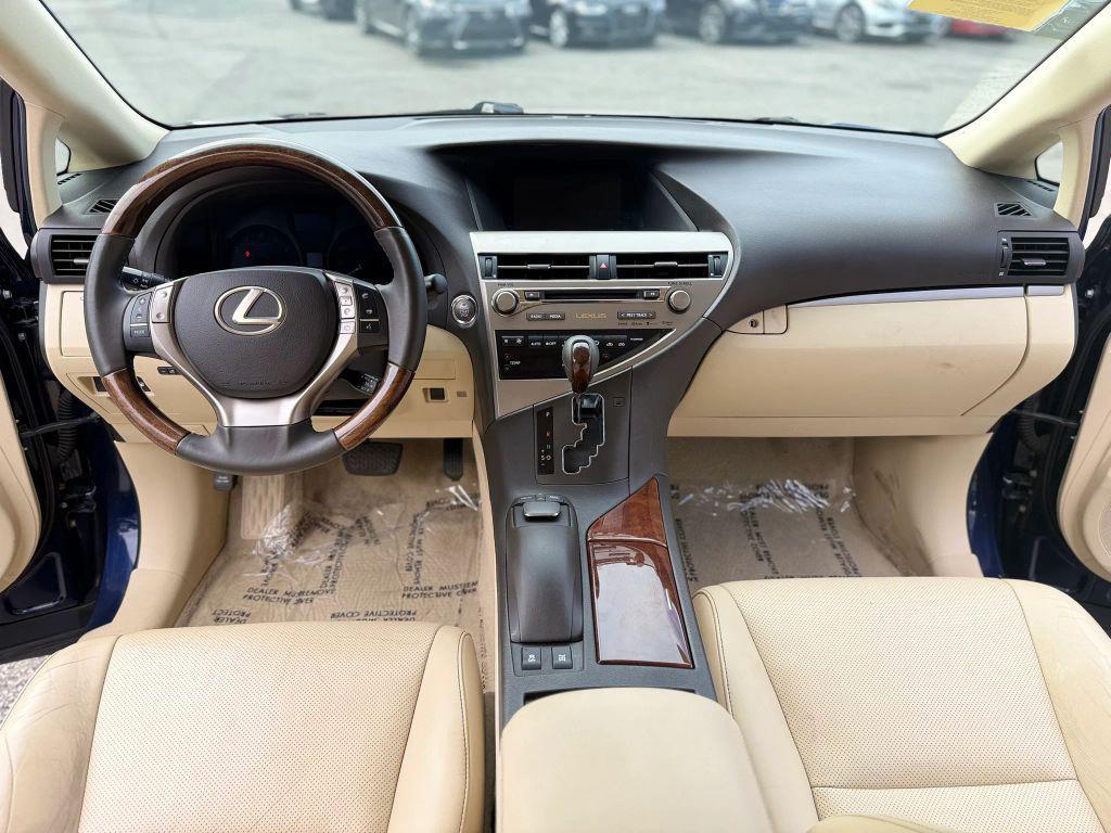 Lexus RX view 16