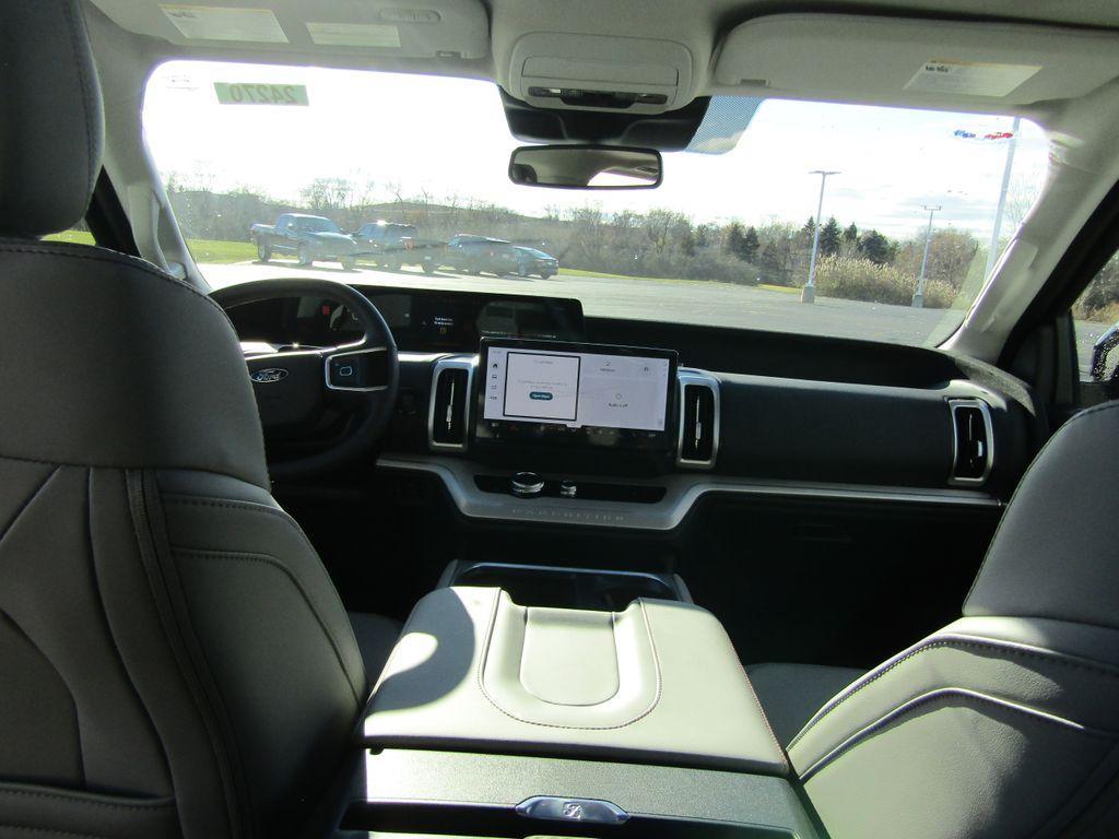 new 2025 Ford Expedition Max car, priced at $74,085