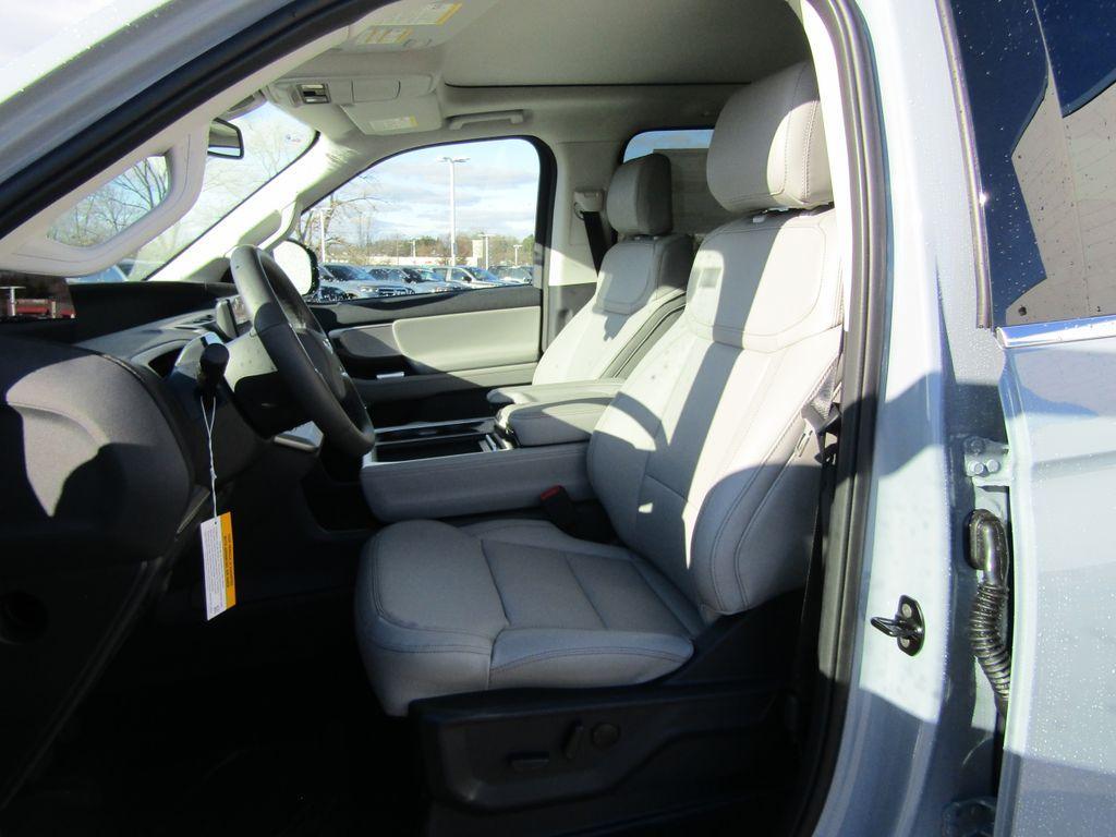 new 2025 Ford Expedition Max car, priced at $74,085