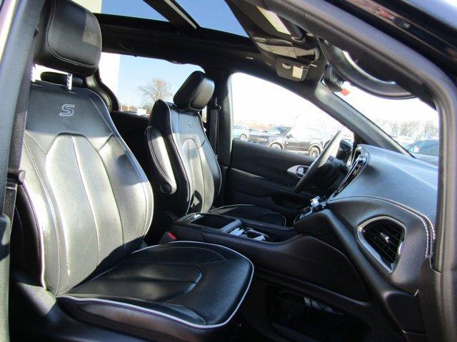 used 2025 Chrysler Pacifica car, priced at $35,731
