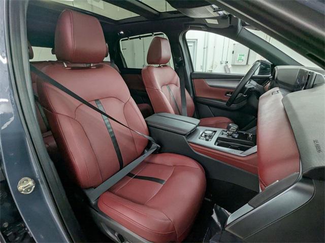 used 2025 Mazda CX-70 PHEV car, priced at $40,650