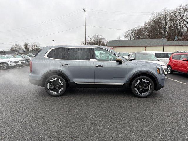 used 2023 Kia Telluride car, priced at $32,170