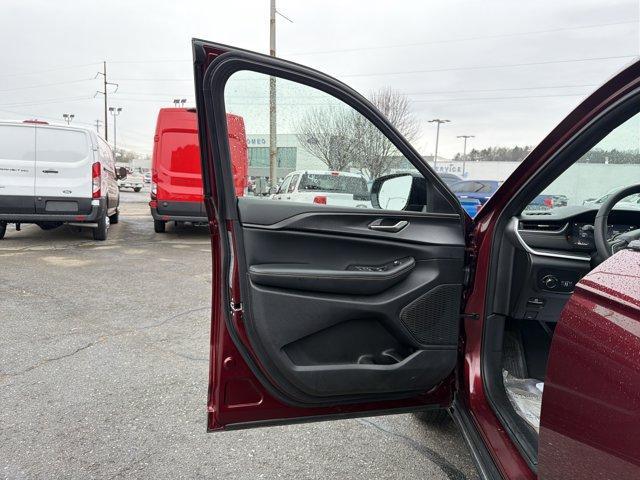 used 2024 Jeep Grand Cherokee car, priced at $33,995