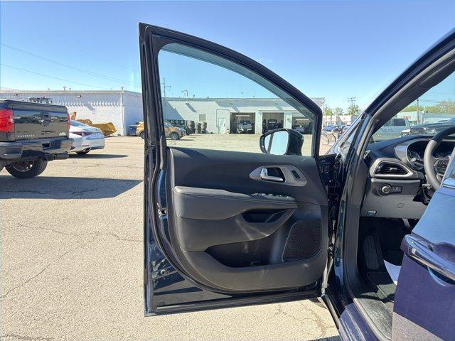 used 2025 Chrysler Pacifica car, priced at $31,170