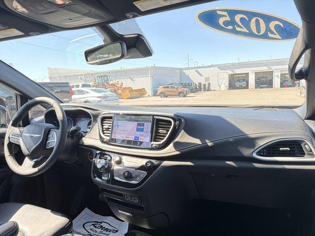 used 2025 Chrysler Pacifica car, priced at $31,170
