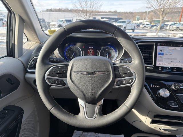 used 2023 Chrysler Pacifica car, priced at $24,995