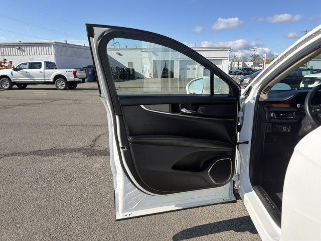 used 2022 Lincoln Nautilus car, priced at $30,070