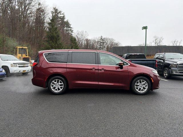 used 2023 Chrysler Pacifica car