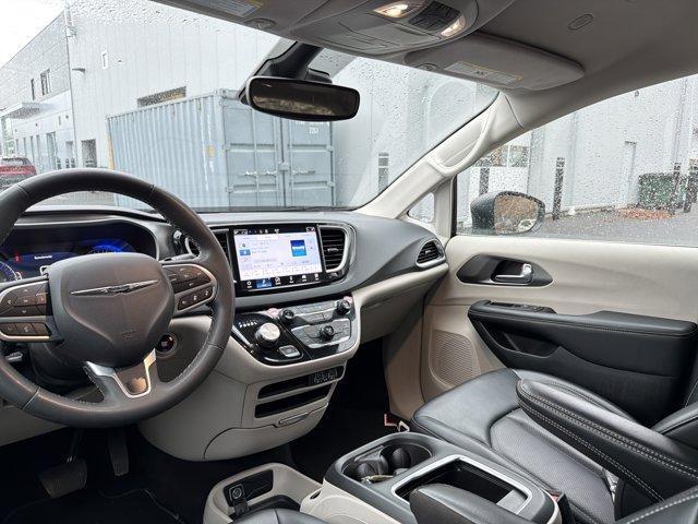 used 2023 Chrysler Pacifica car