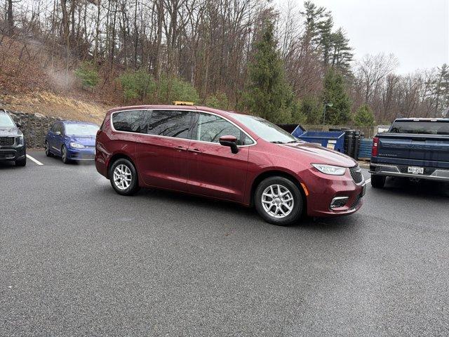 used 2023 Chrysler Pacifica car
