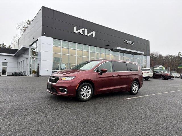 used 2023 Chrysler Pacifica car