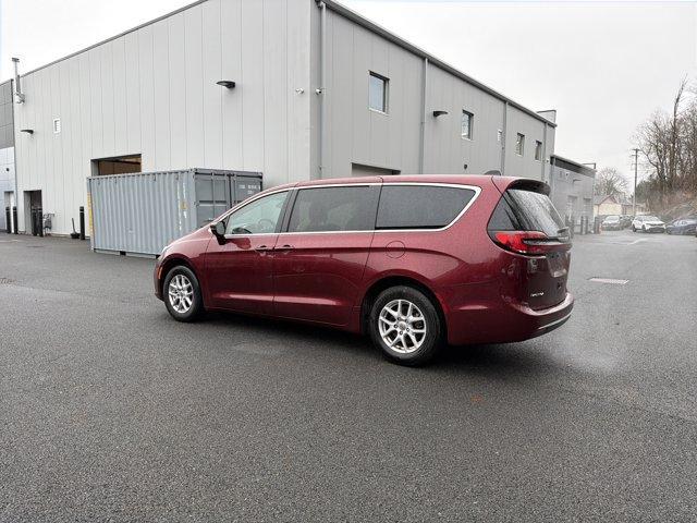 used 2023 Chrysler Pacifica car