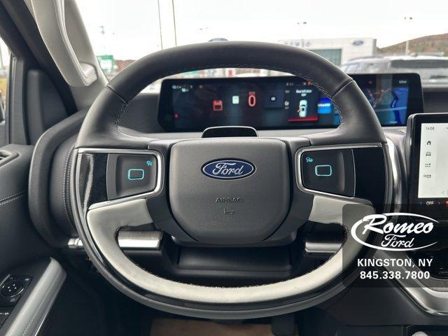 new 2025 Ford Expedition car, priced at $85,739