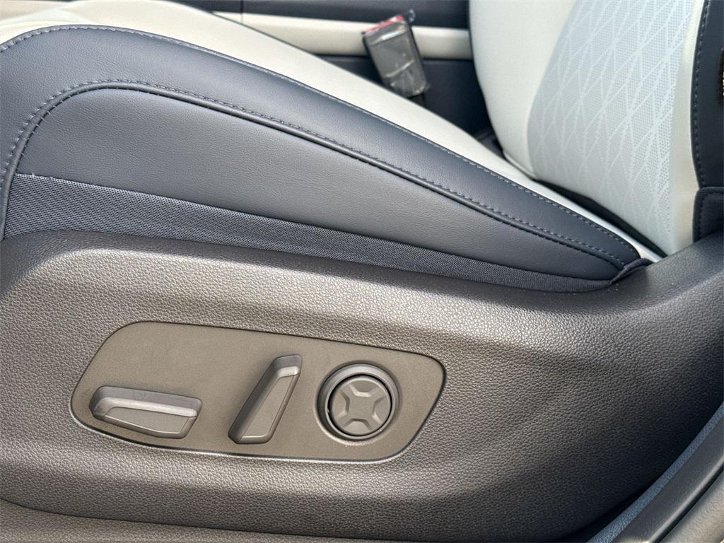 new 2026 Kia Carnival Hybrid car, priced at $42,214