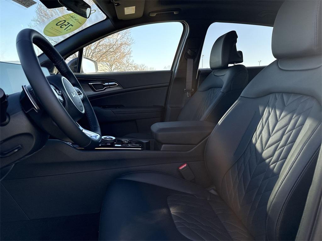 new 2025 Kia Sportage car, priced at $40,757