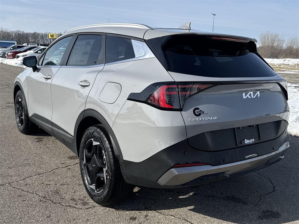 new 2026 Kia Sportage Hybrid car, priced at $32,658