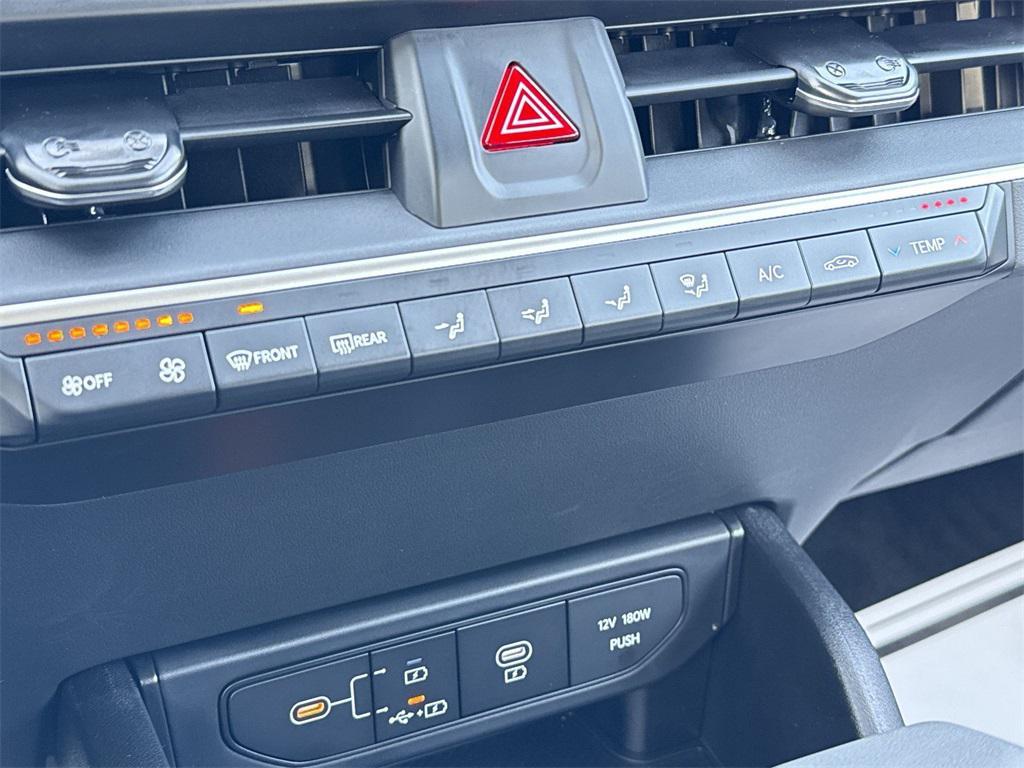 new 2025 Kia K4 car, priced at $22,718