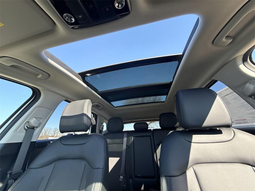 new 2026 Kia Sportage Hybrid car, priced at $34,056