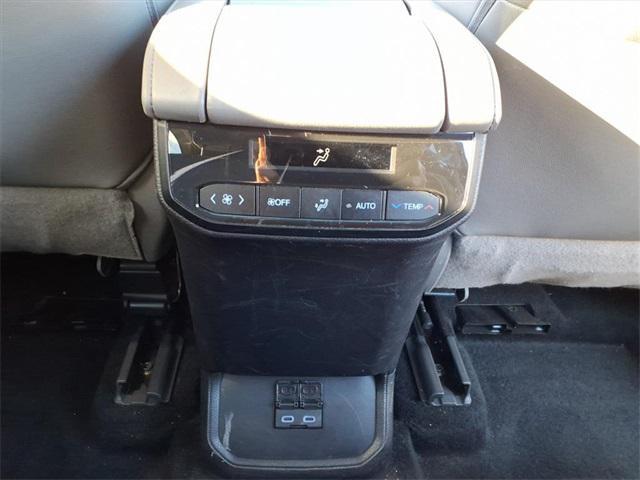 used 2022 Toyota Highlander car, priced at $32,394