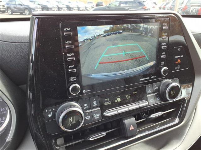used 2022 Toyota Highlander car, priced at $30,857