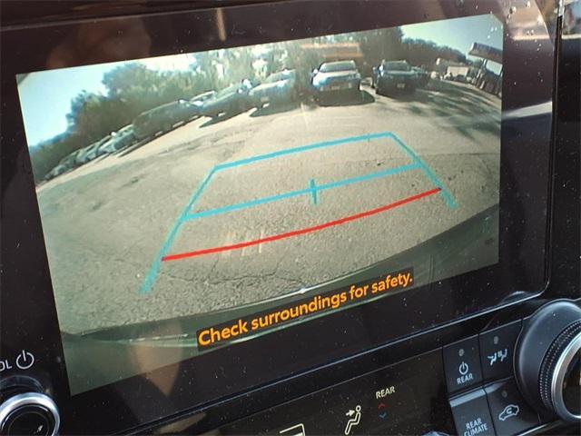 used 2023 Toyota Highlander car, priced at $32,809