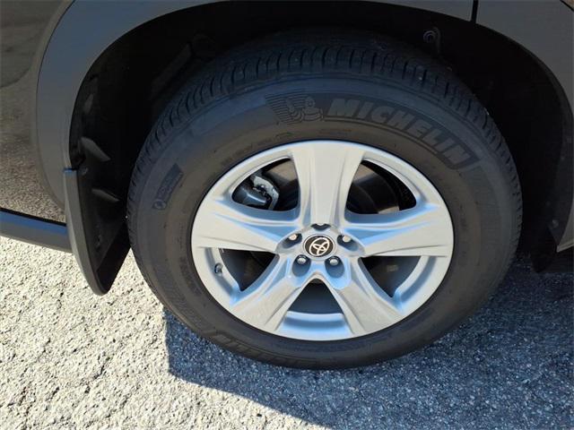used 2024 Toyota Highlander car, priced at $38,289