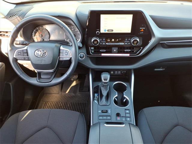 used 2024 Toyota Highlander car, priced at $38,289