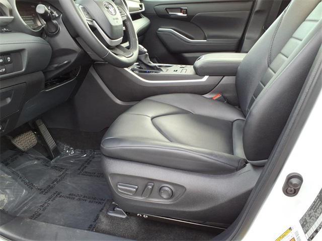 used 2024 Toyota Highlander car, priced at $42,626