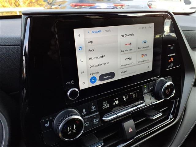 used 2024 Toyota Highlander car, priced at $42,626