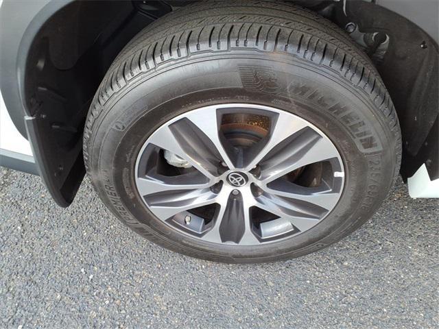 used 2024 Toyota Highlander car, priced at $42,626